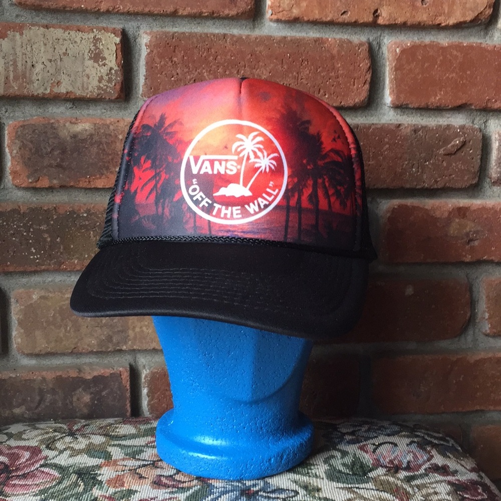 NWOT Vans Off The Wall Trucker Hat